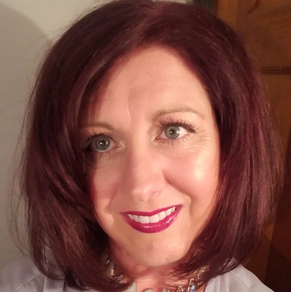 Meet your Posher, Carlann - Picture 1 of 1